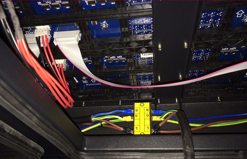 SHENZHEN YUCHIP LIGHTING CO., LTD linea di produzione del produttore