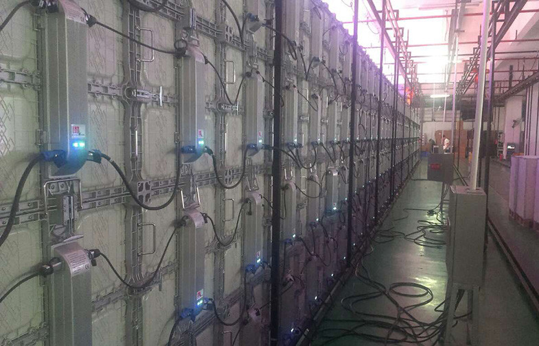 SHENZHEN YUCHIP LIGHTING CO., LTD linea di produzione del produttore