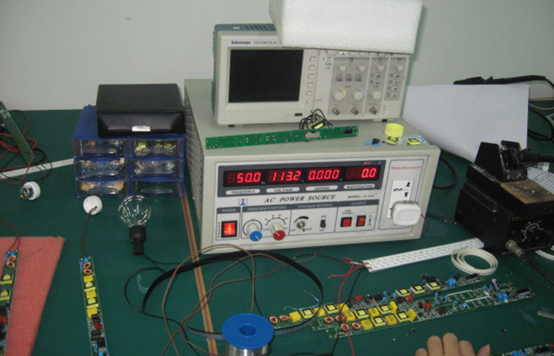 SHENZHEN YUCHIP LIGHTING CO., LTD linea di produzione del produttore