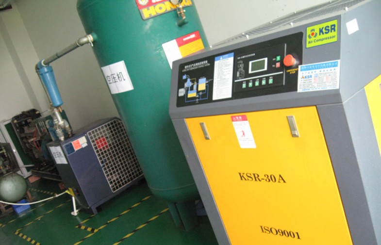 SHENZHEN YUCHIP LIGHTING CO., LTD linea di produzione del produttore