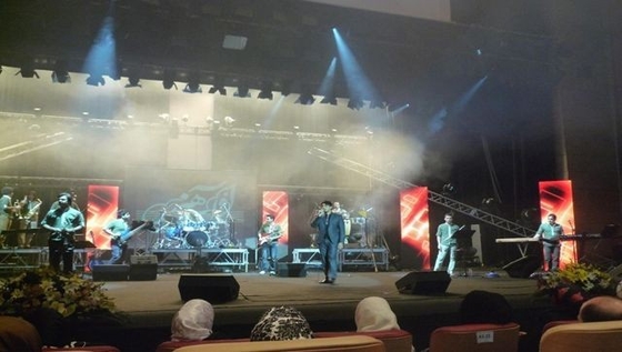 P10mm Indoor Mobile Rental LED Display Board For Stage Background